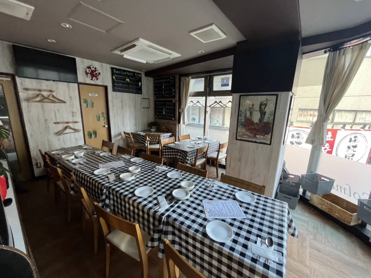 【川崎市・川崎駅徒歩5分】アトレ川崎至近の視認性◎な2階洋食・バル居抜き物件・FR1ヵ月!【初期費用500万円以下】約10.9坪の写真